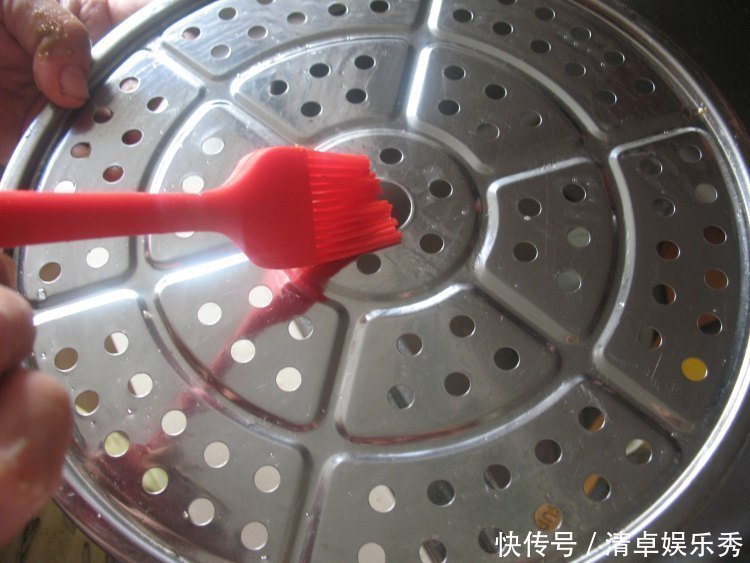 补钙|面粉不要蒸馒头了,教你此做法,孩子一顿吃3个,补钙又好吃!