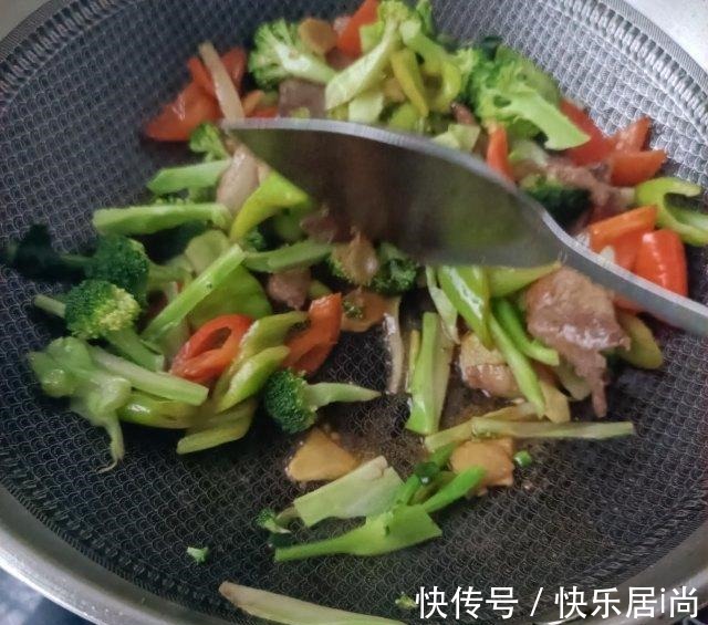 家常|尖椒炒西兰花，家常小炒，美味下饭！