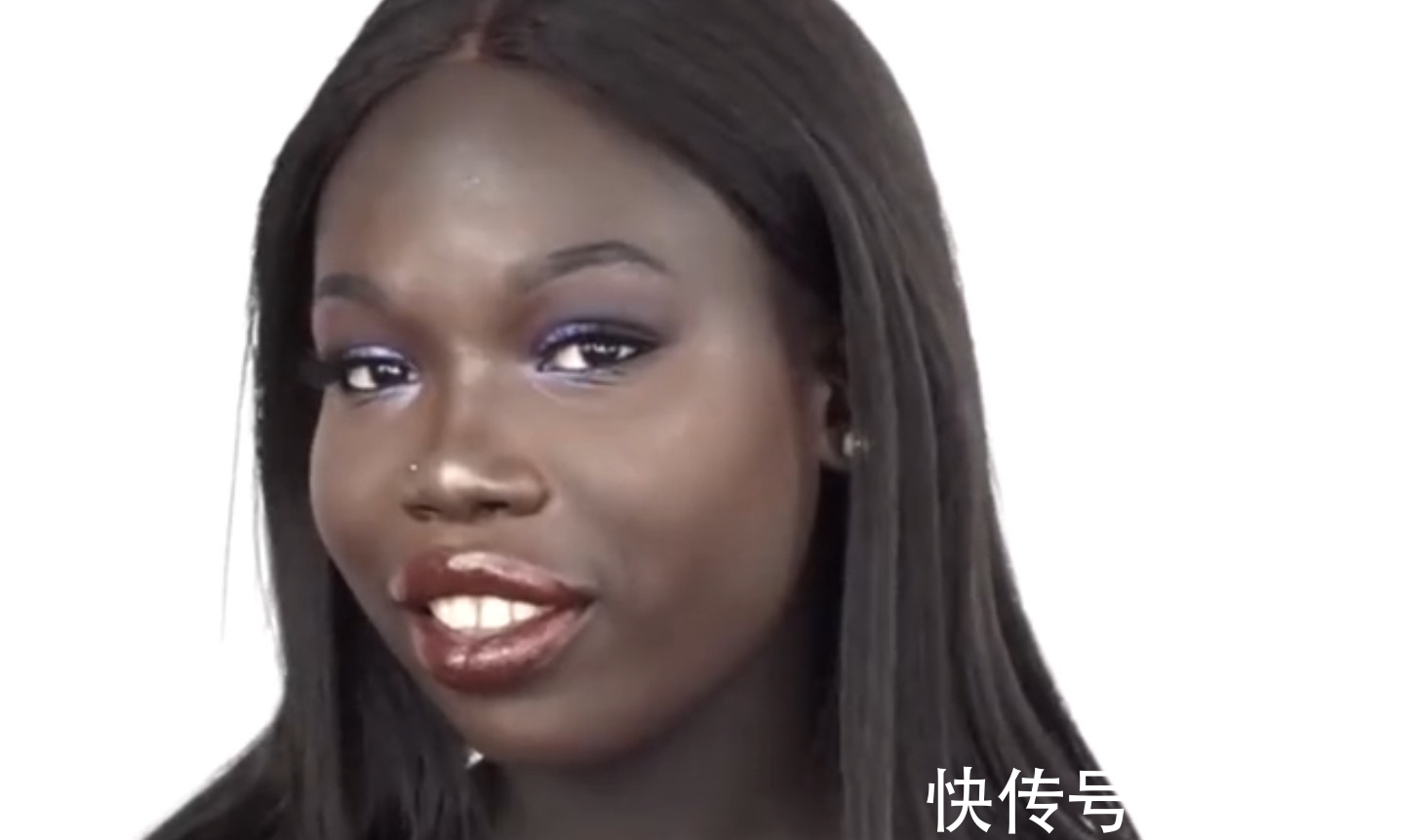 女孩子们|非洲女人要抹多少粉底才能变白?化妆结束后,效果十分惊艳