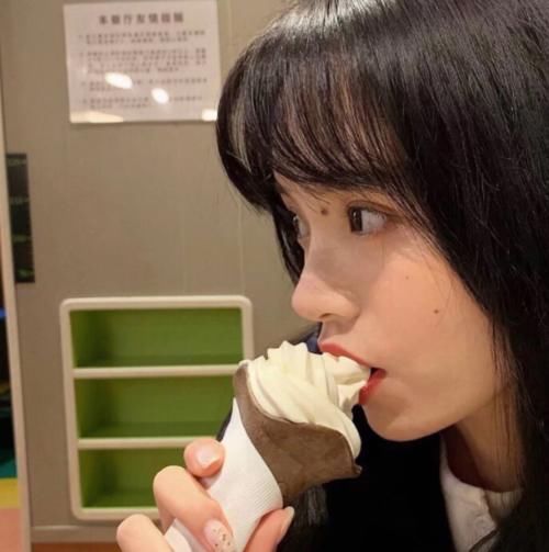 脸型|天生“桃花脸”的女孩子，78％是这3种脸型，尤其第3个很稀奇