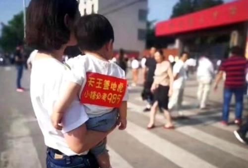 孩子|有种“任性”叫小姨带娃，抢玩具抢零食手到擒来，专治各种不服