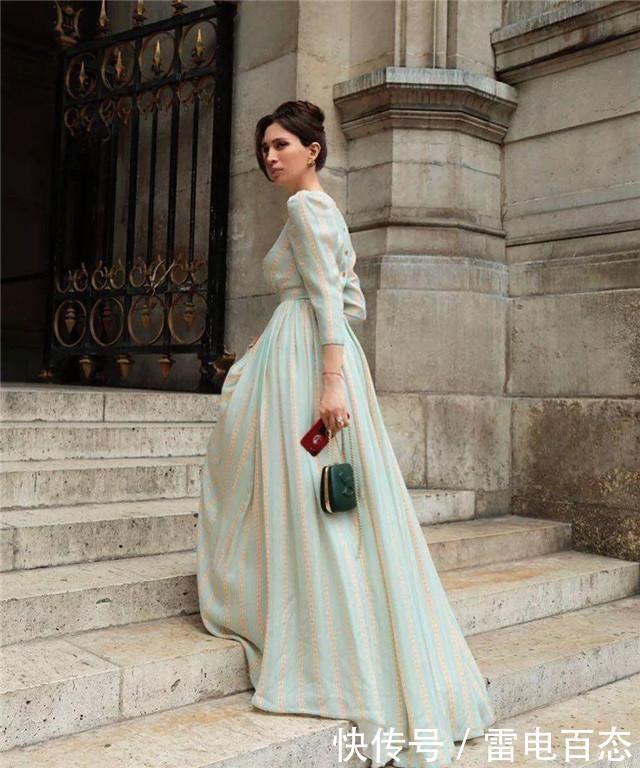 过了45岁的女人少穿“黑白灰”!要多穿这5种颜色,减龄还高级