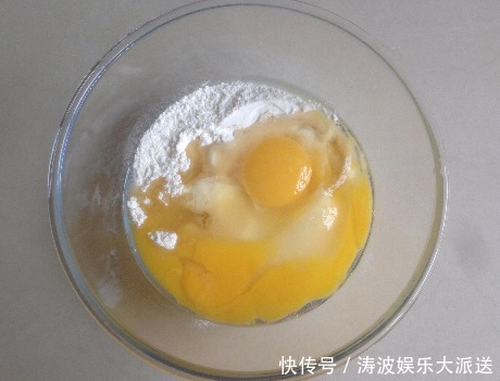 不用|奶奶做疙瘩汤有技巧,不用一滴水,疙瘩均匀细小不成坨,很实用