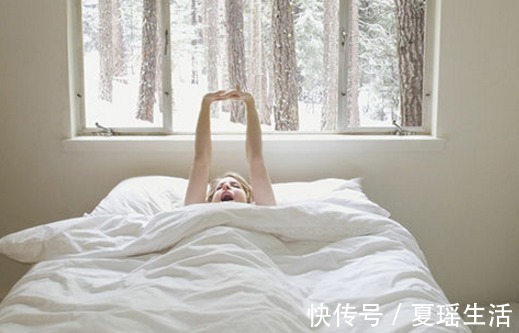 诱发|高血压“祸根”不光是盐，医生提醒2种水多喝1口，血压就涨1分