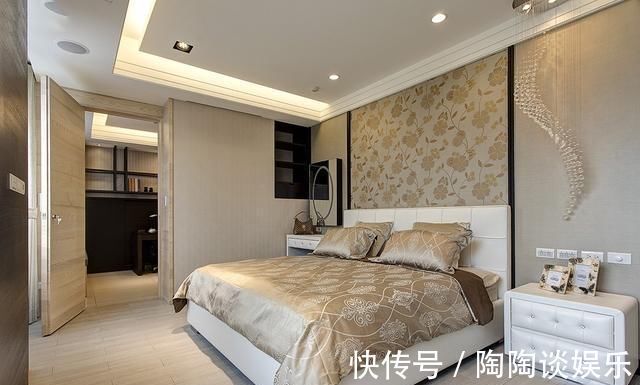 新房|新房装修太漂亮了,玄关吊顶竟然是镜面的设计不禁让人眼前一亮