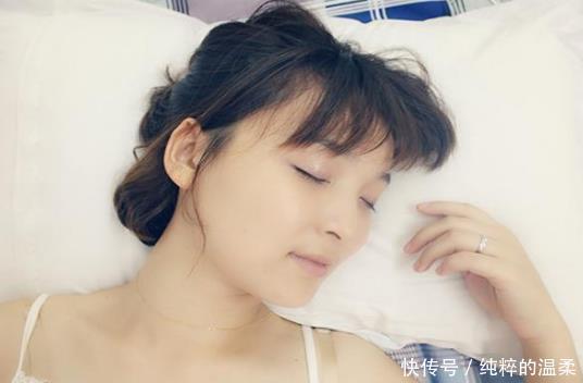 护肤|60岁大妈从不长老年斑,只因平时常做3件事,现在学还不晚