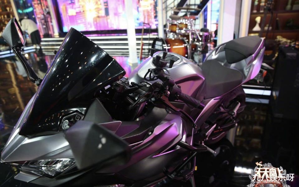 《天天向上》布置新家，节目组安排重量级物品，专属王一博一人