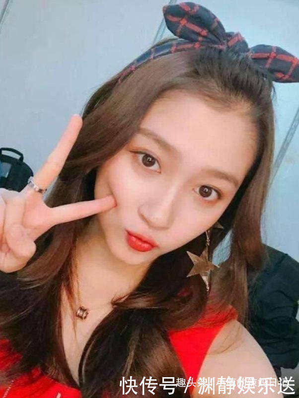 女人不管奔几，尽量少戴这5种“饰品”，显廉价没气质还很掉价