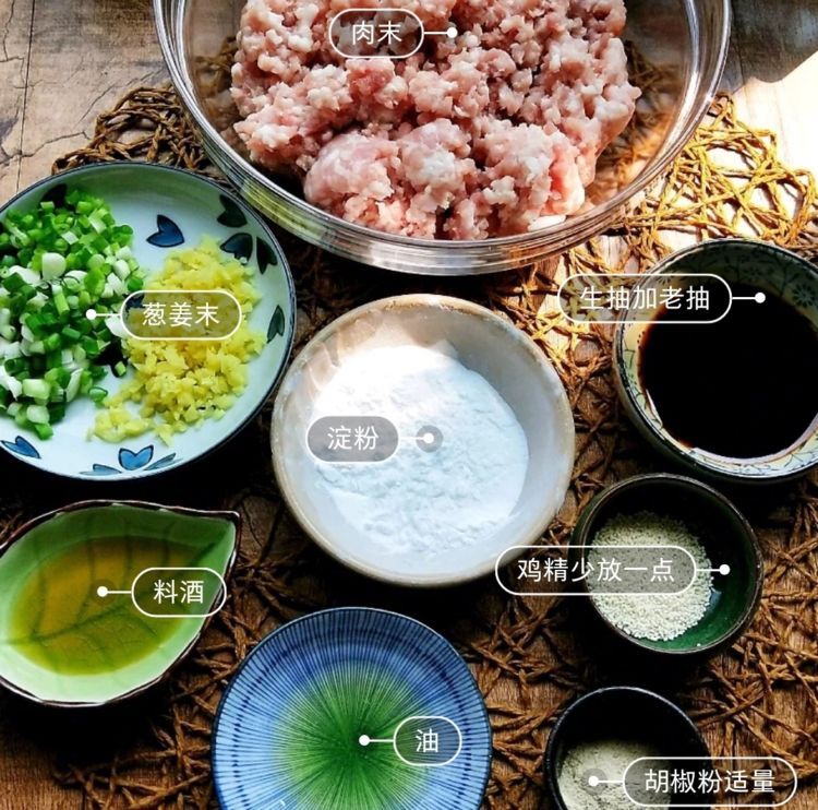 虎皮青椒酿肉：享受青椒的爽脆芳香和肉质鲜美的口感，超下饭