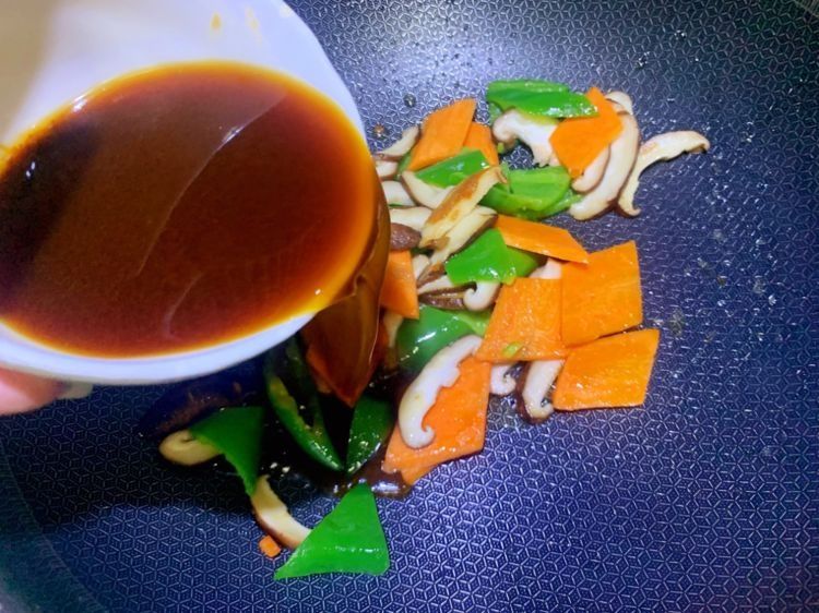 家常豆腐豆腐,外焦里嫩,味道鲜香浓郁,给肉都不换