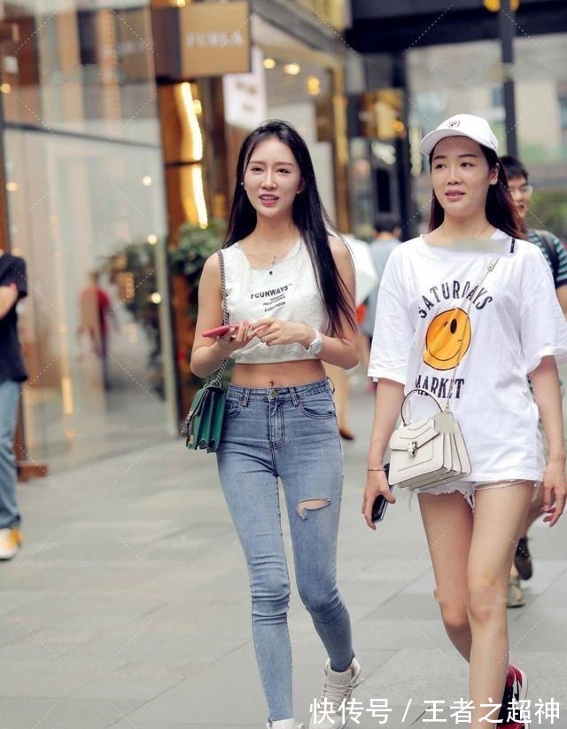 职场 穿“无痕”瑜伽裤的美女,造型风格娴静又好看,衬托精致!