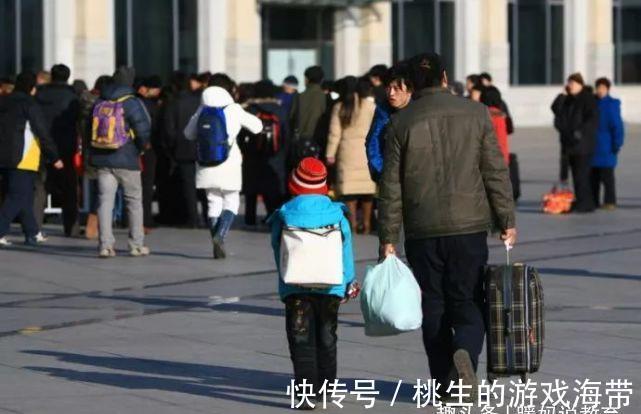 家长|“家长接送行为迟早毁了孩子”,大学老师痛批家长,网友不乐意了