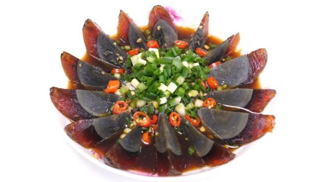 太棒了|大厨教你凉拌皮蛋的正确做法,颜值高且香辣开胃,下酒下饭太棒了