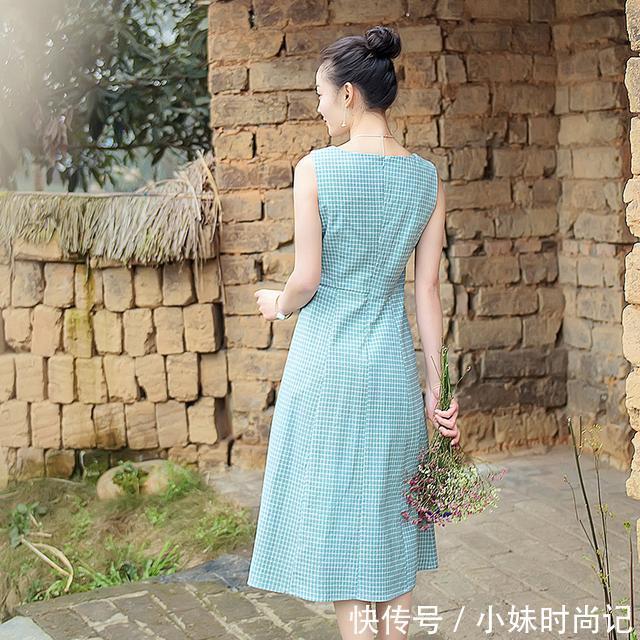 格子|清新婉约的连衣裙,这样穿让你够吸睛