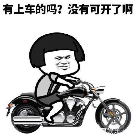 |幽默笑话：商场里，看见一个妹子穿的羽绒服正后背有个衣兜