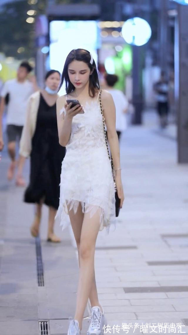 咖喱色 气质感怎么穿出来,黑色露肩礼服,气质瞬间强大