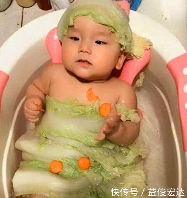 奶奶|宝妈把1岁儿子送到奶奶家,看到发过来的图片后,正宗“娃娃菜”