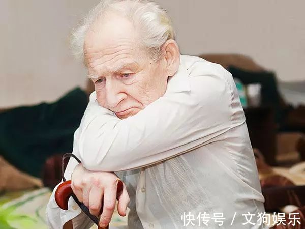 小拇指|不想得老年痴呆,这5个吃饭习惯请立刻改掉!