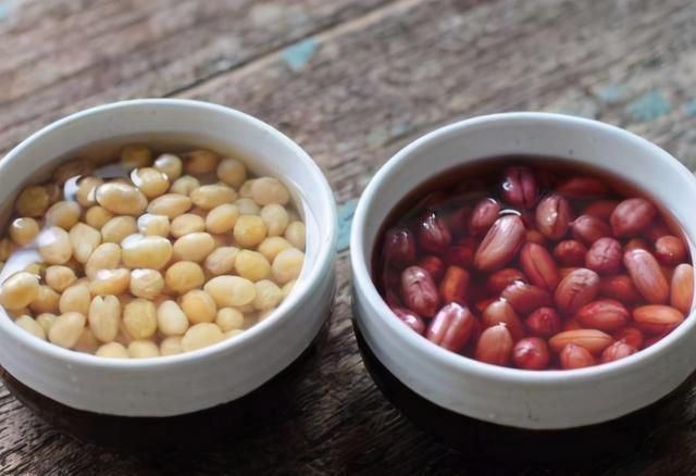 胶原蛋白|炖猪蹄,用1个窍门,时间能省一半,猪蹄软烂脱骨,满满胶原蛋白