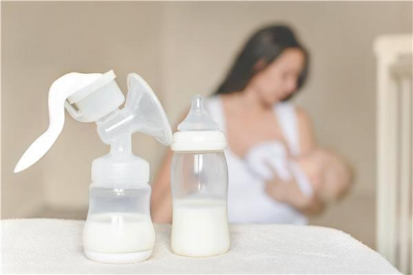 母乳|“喝奶粉”的娃对比“喝母乳”的娃，有四个明显短板，宝妈需了解