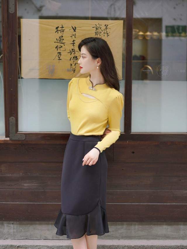 搭配|为什么今年的风衣,都宁愿配阔腿裤和白色衬衫?重点是真心好看