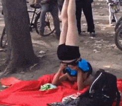 |搞笑GIF趣图:劈叉我见多了,但是这样的真没见过