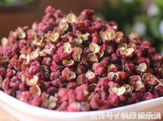 刘医师|睡前肚脐眼里放入“花椒”，坚持一周，3件好事可能会不请自来！