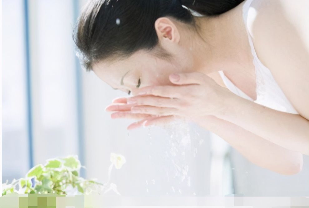 月薪3千用不起SK2、兰蔻？试试这款水乳，滋润保湿，堪比大牌水乳