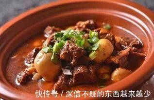 土豆炖排骨|削了皮的土豆老是变色怎么办？教你一招，直接不用担心~