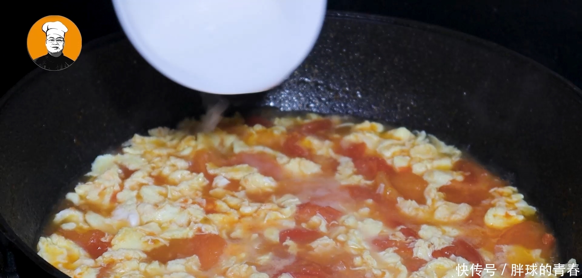 番茄蛋汤好喝有诀窍,饭店大厨教你小窍门,蛋花漂亮又美味