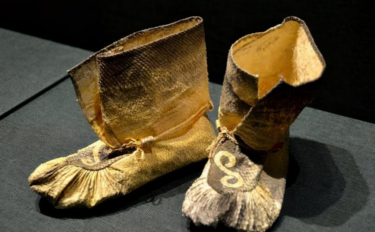 古代女人自尽之前,为什么脱下自己的绣花