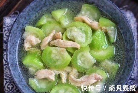 鲜味美|它和丝瓜配着一起煮绝配，汤鲜味美，成本不到10块钱，夏天吃有口福了