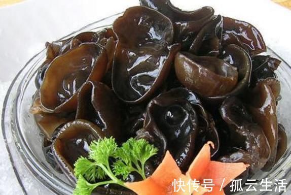 营养物质|泡木耳时,不要直接加水泡,多加点它,泡得又快又干净