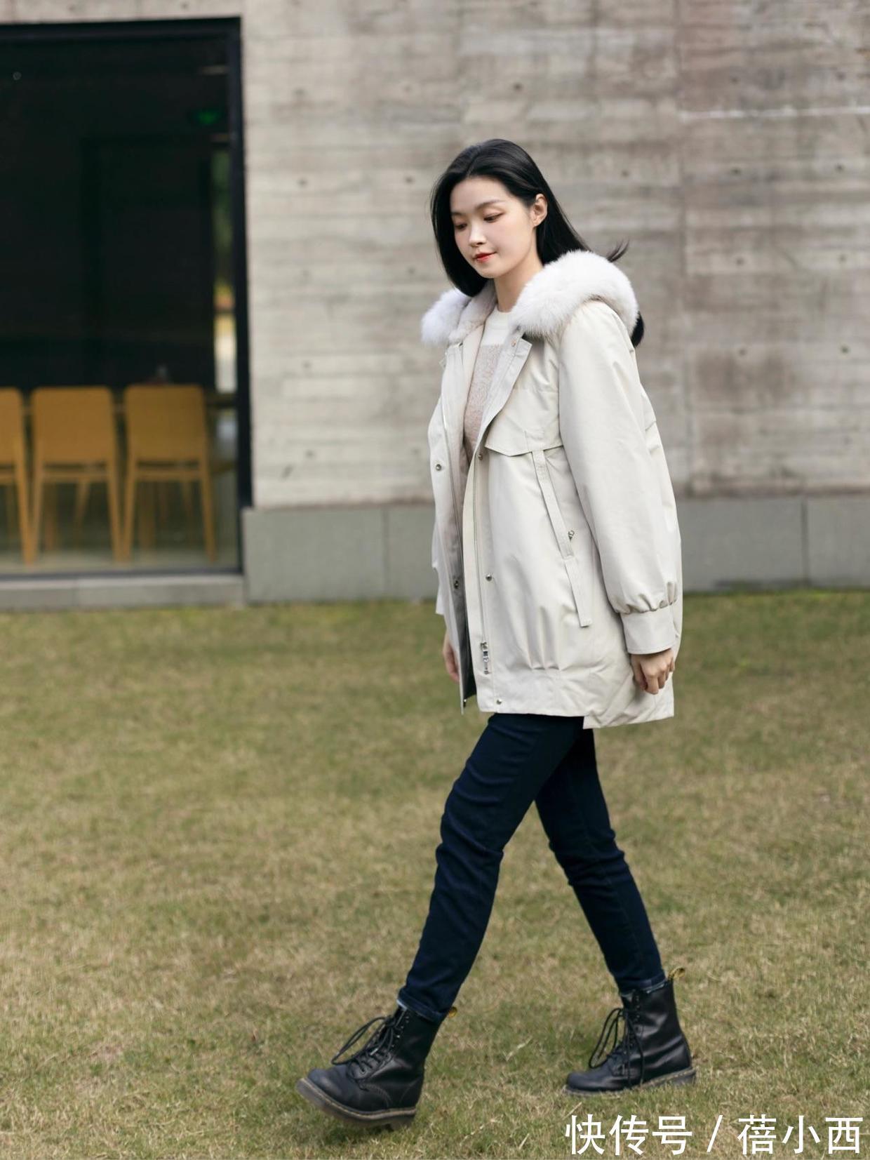 时髦 时髦的女人,衣橱里一定有“羽绒服”,搭配牛仔裤、半身裙很洋气