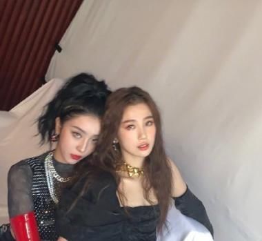 the9成团首秀,虞书欣回应划水争议,赵小棠帮说话更解释不清楚了