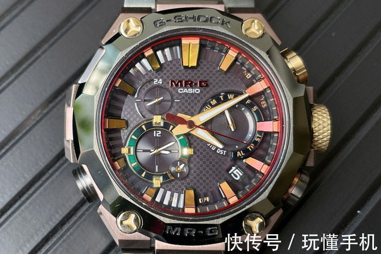 c卡西欧推出G-SHOCK系「MRG-B2000BS-3A华婆娑罗」25周年版
