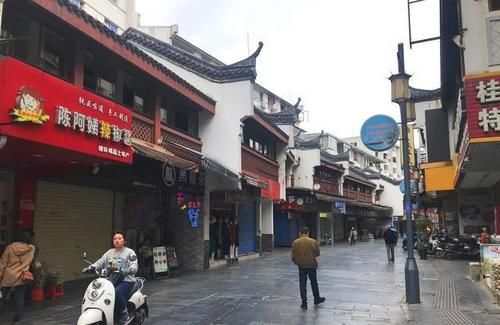 桂林故地重游，时隔7年巧遇同一家清真馄饨店，原来是40年老店