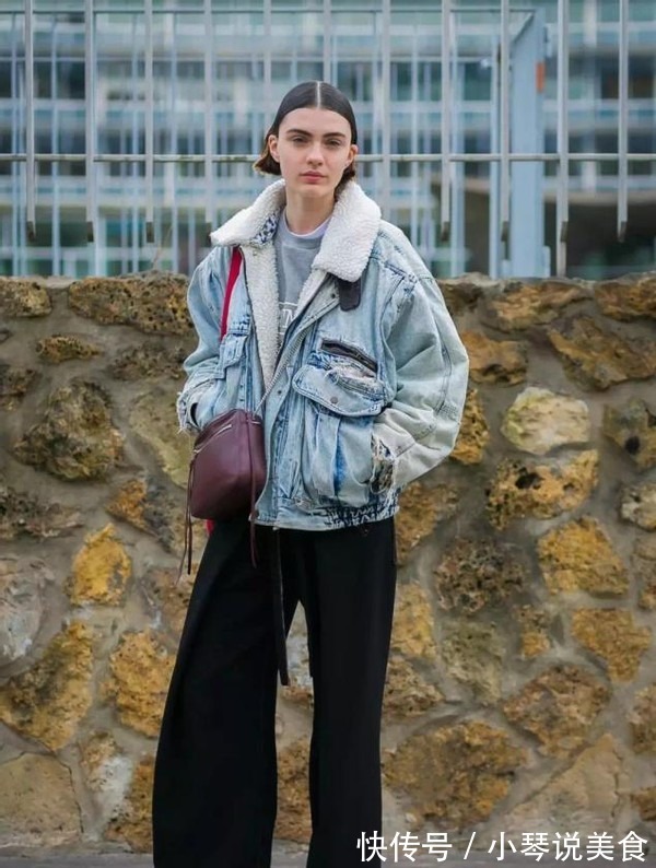 马丁靴 女人过了50岁,建议少穿高跟鞋多穿这3种鞋,时髦舒适还百搭