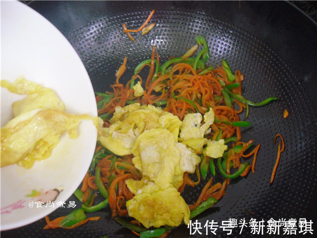 胡萝卜素|多给家人做此菜,营养丰富又简单,减少腹部脂肪堆积,防近视