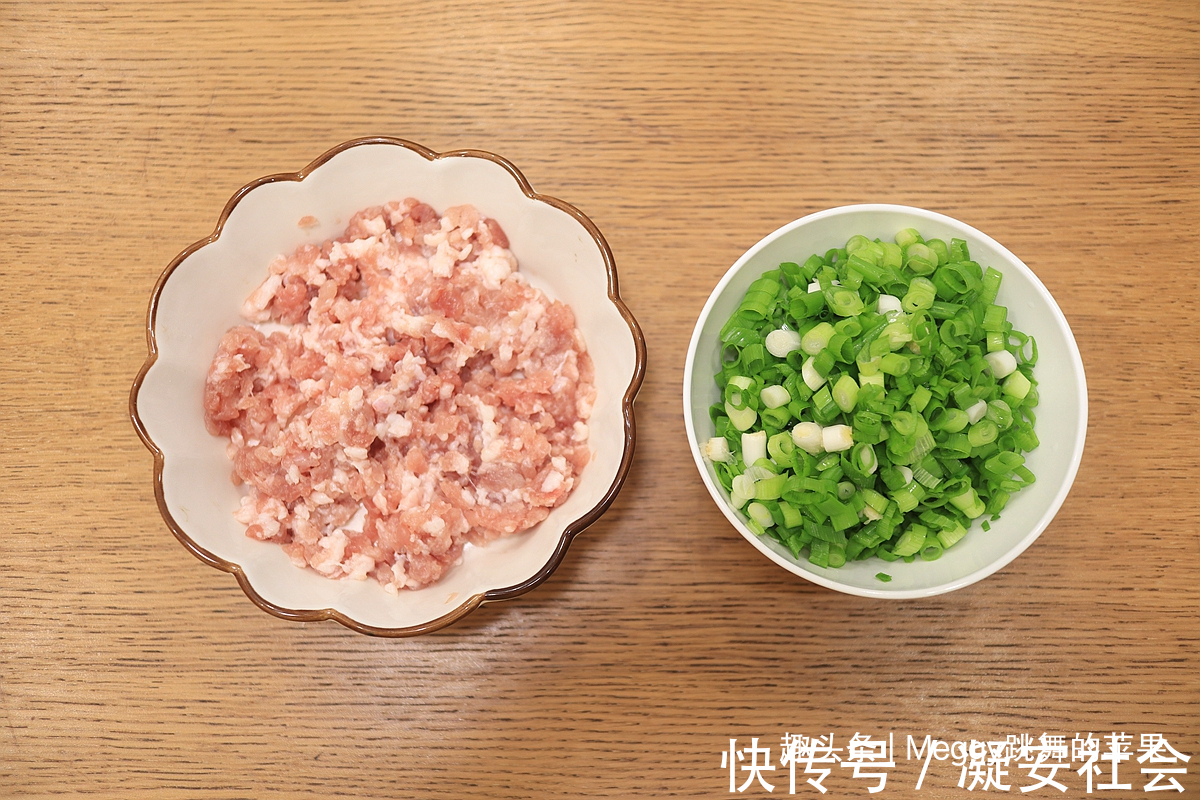 小吃|传统小吃锅贴比饺子还省事,做法随意没讲究,馅嫩味儿香吃一锅