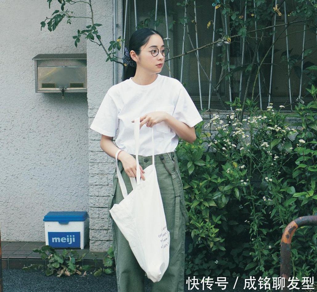 女人|女人穿衣要“显贵”,怎么能缺少这几个装饰,精致又能增加时尚感