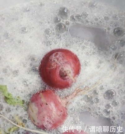 美术生$美术教室里的东西有问题?连零食都是假的,还有真的东西吗?