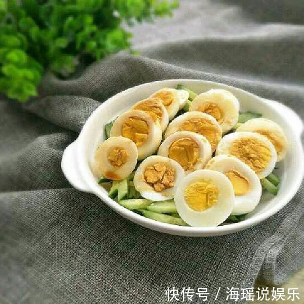 阿堂哥|天热不要炒鸡蛋了,此方法吃香辣爽口,清凉不腻,味道超棒