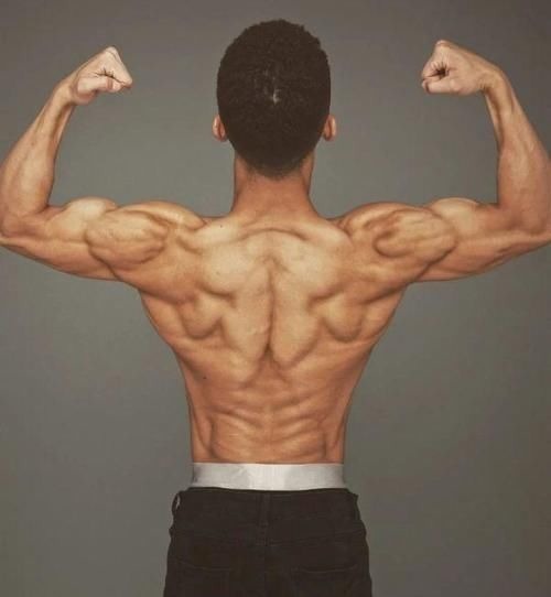 杠铃|家里贴满施瓦辛格海报,180cm小伙蜕变肌肉型男,8块腹肌太撩人