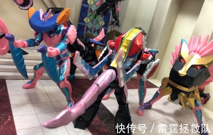 revice|假面骑士revice爆诞恐龙装动周边 小杂烩能力齐聚 这鸡蛋真的能吃