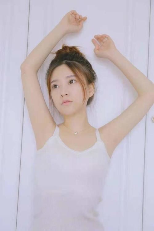 农民工|女神对神曲下手！新风格新方向，冯提莫和他人合唱神曲收听量爆棚