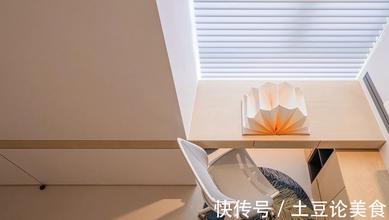 浅灰色|75㎡ 两居室，超多储物空间好看又实用，又充满高级感的生活空间~