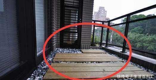 砂浆|越来越多人家里阳台不铺瓷砖了,现在都流行这样做,后悔知道晚了