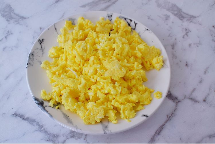 饺子皮新吃法,用来包成包子,皮薄馅儿多,真好吃