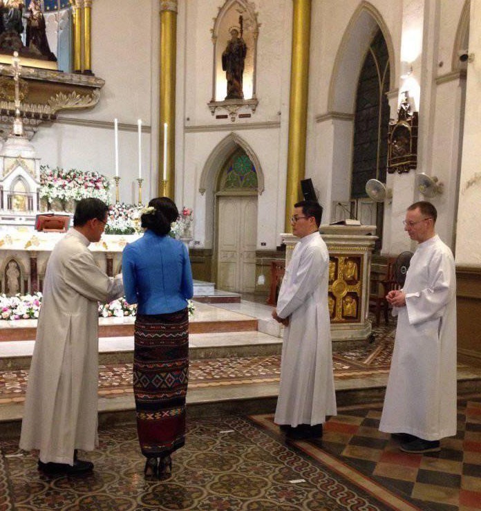 俏丽|诗尼娜贵妃又换新造型,俏丽可爱,却像民国时期的姨太太